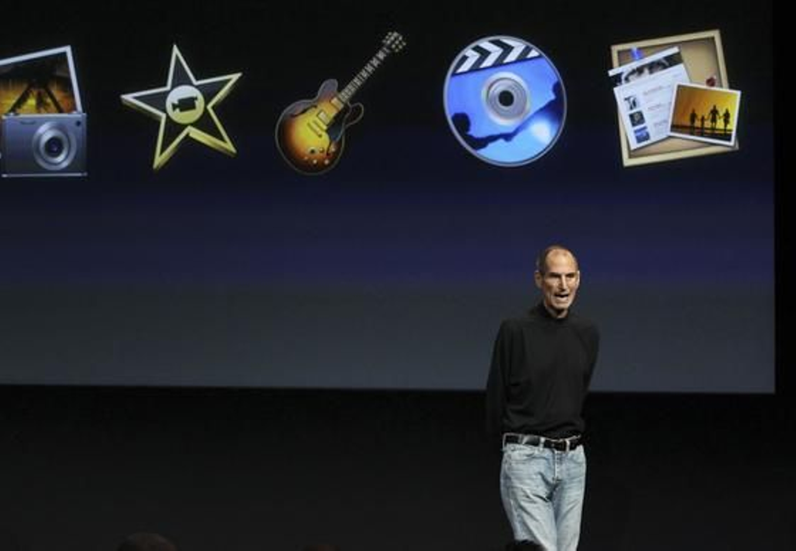Apple presenta el nuevo modelo del portátil Mac Book Air. / Reuters