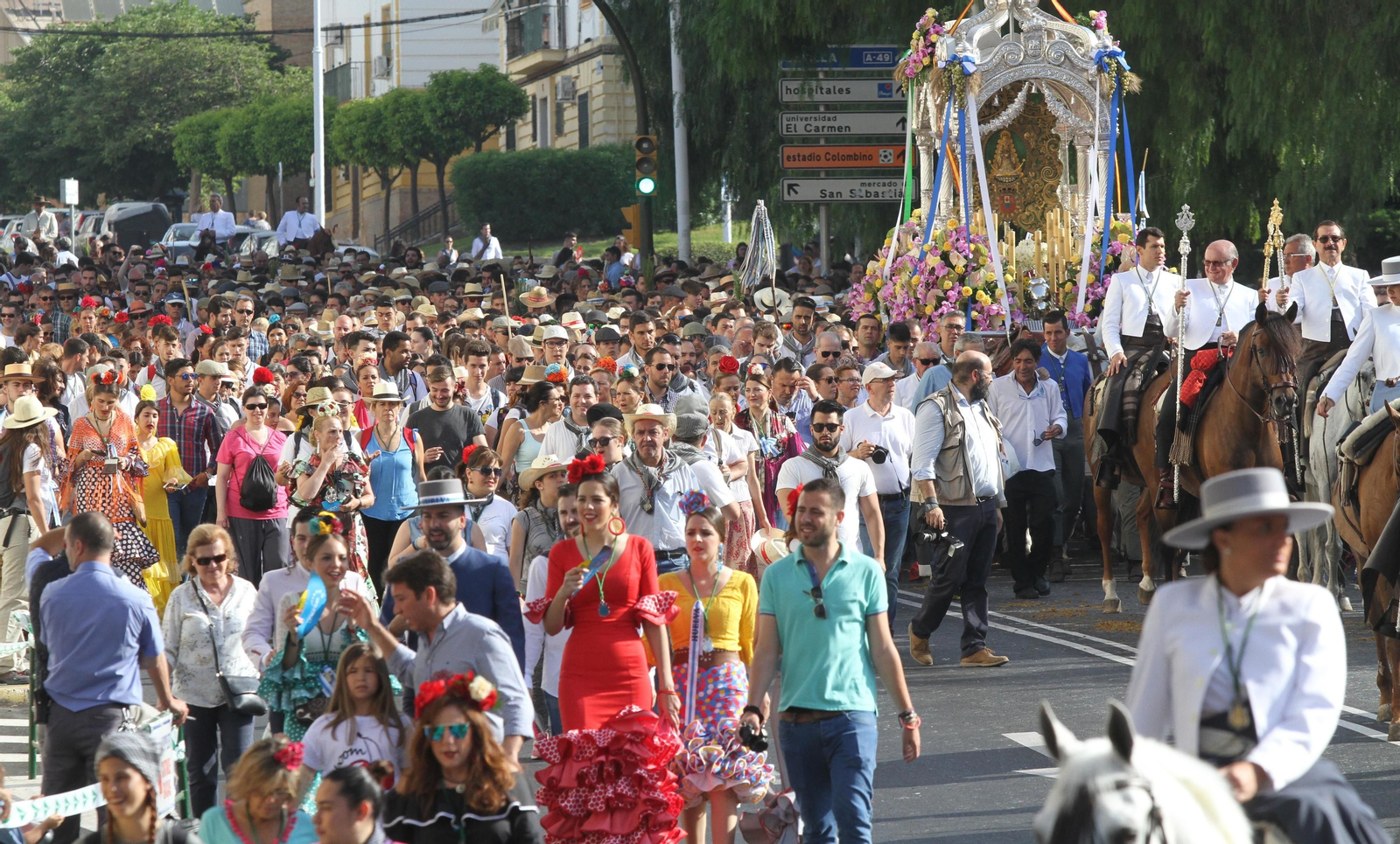 Imágenes de la salida de la Hermandad de Huelva