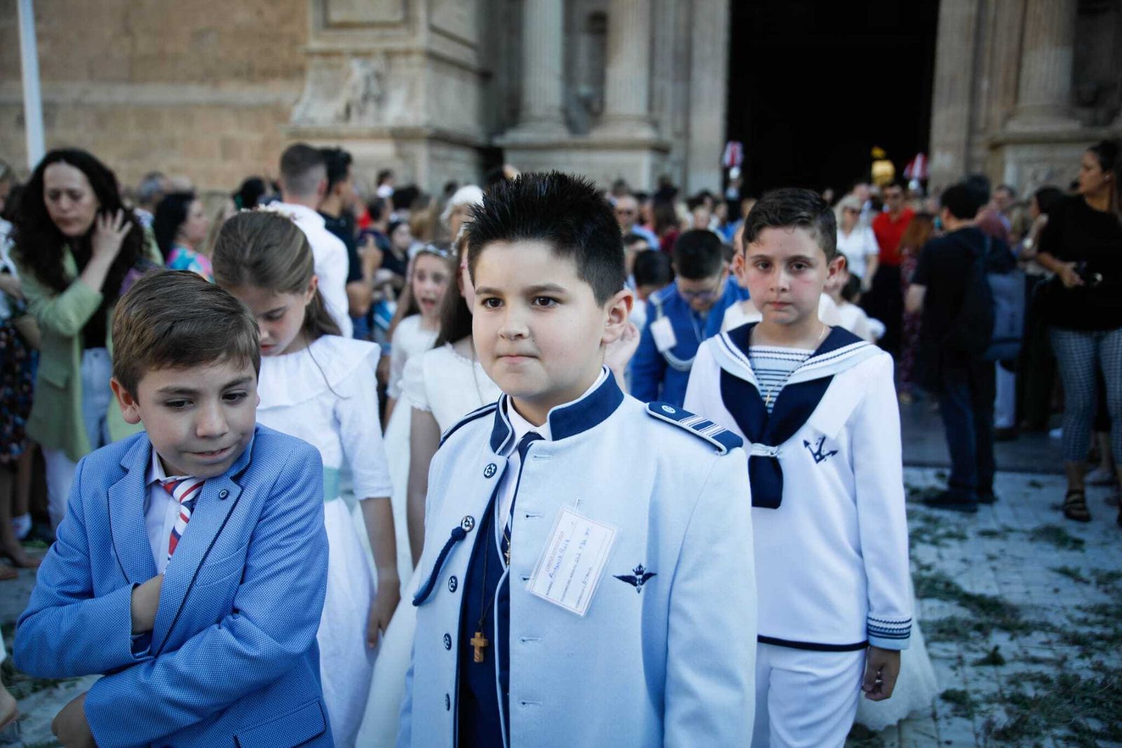 Imágenes de la procesión del Corpus Christi en Almería: así han sido la misa y la posterior marcha por la capital
