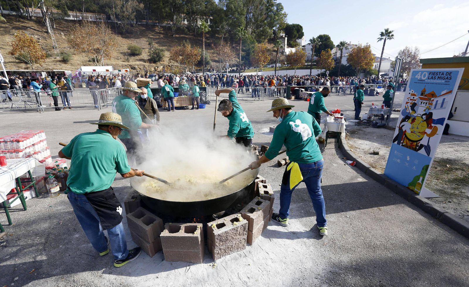 El Día de las Migas de Torrox, en fotos
