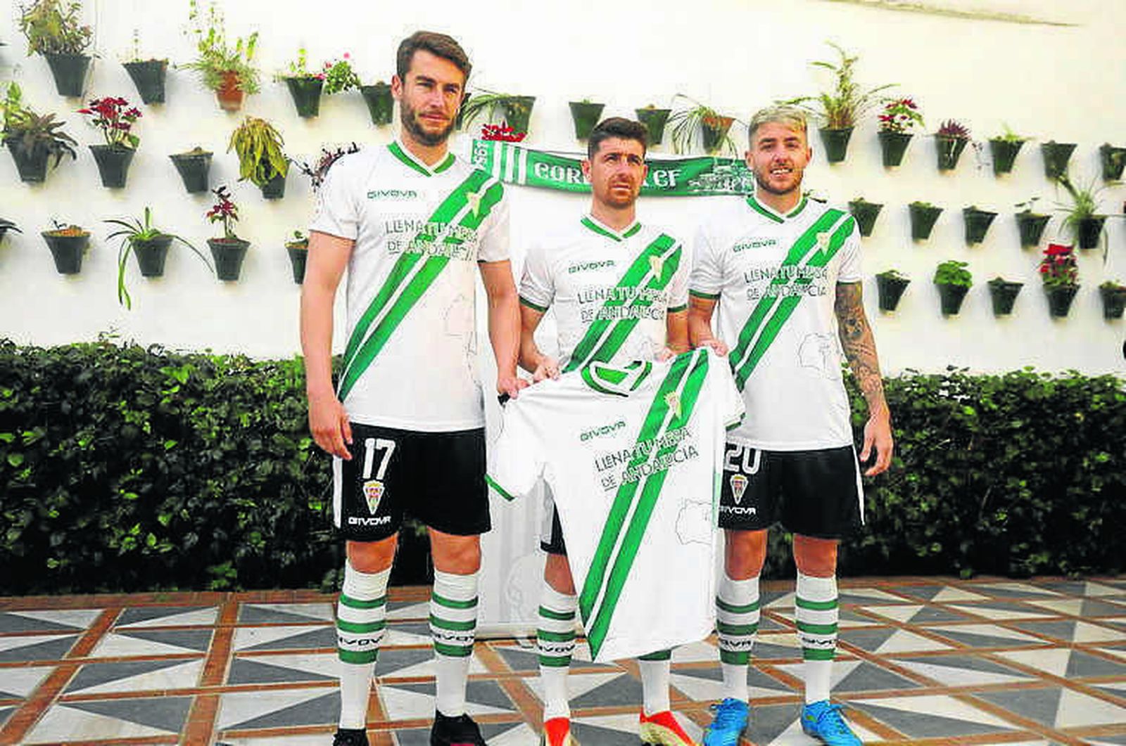 Presentación de la camiseta del Córdoba CF por el Día de Andalucía.
