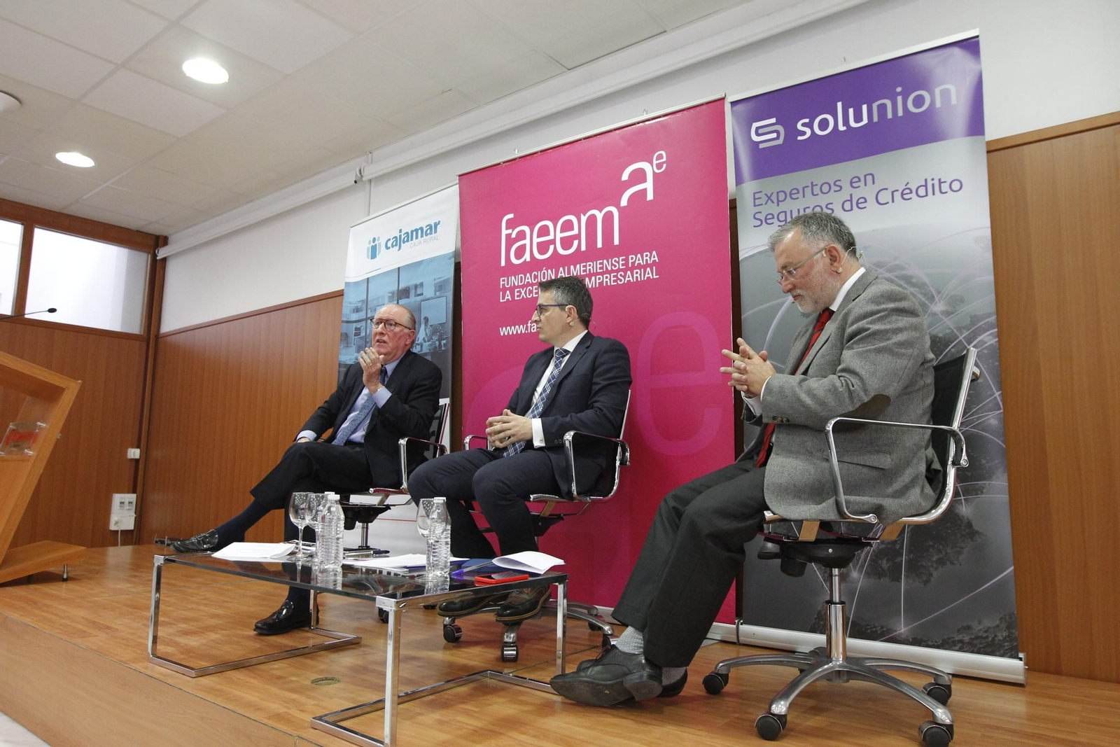 Los ponentes, José María Gay de Liébana y John Müller, al comienzo de sus ponencias.