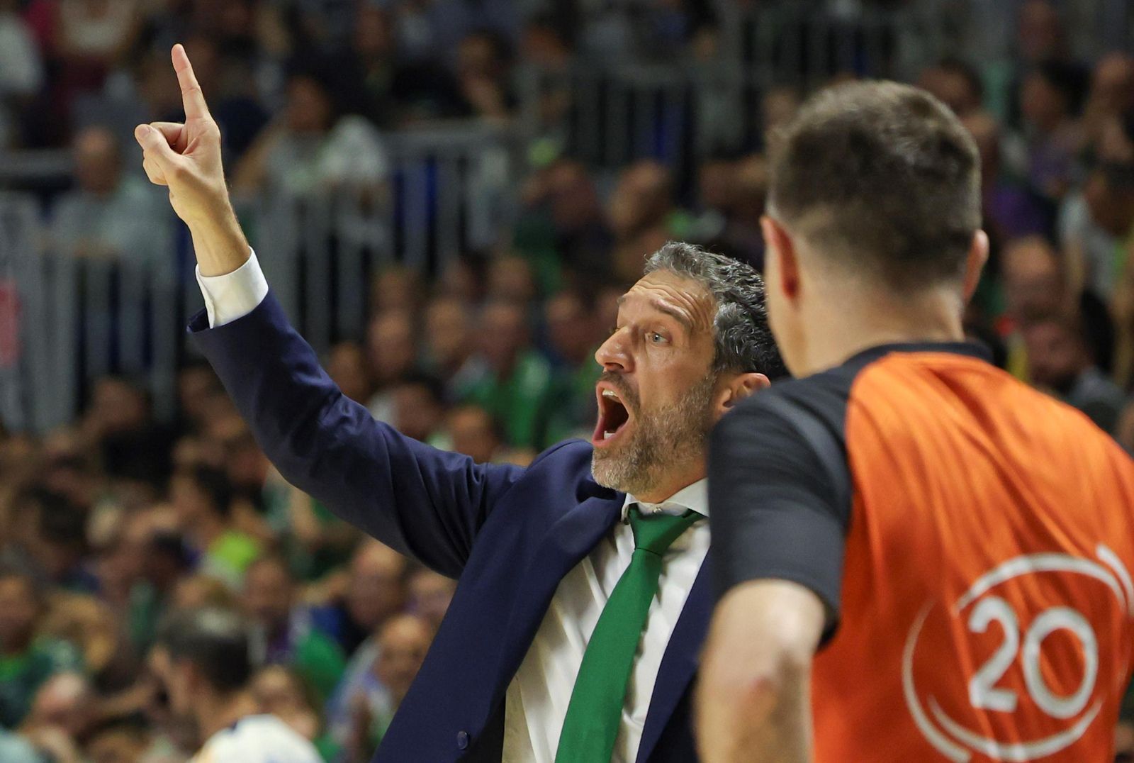 Piel de gallina con el adiós del Carpena al Unicaja
