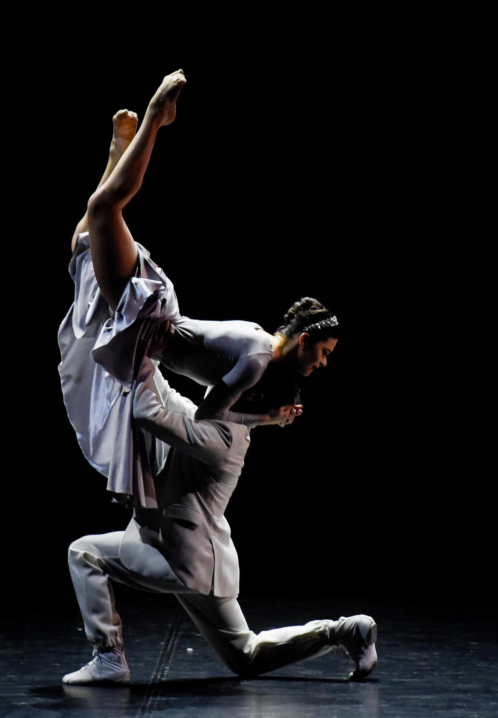 El lago de los cisnes por el Ballet Preljocaj