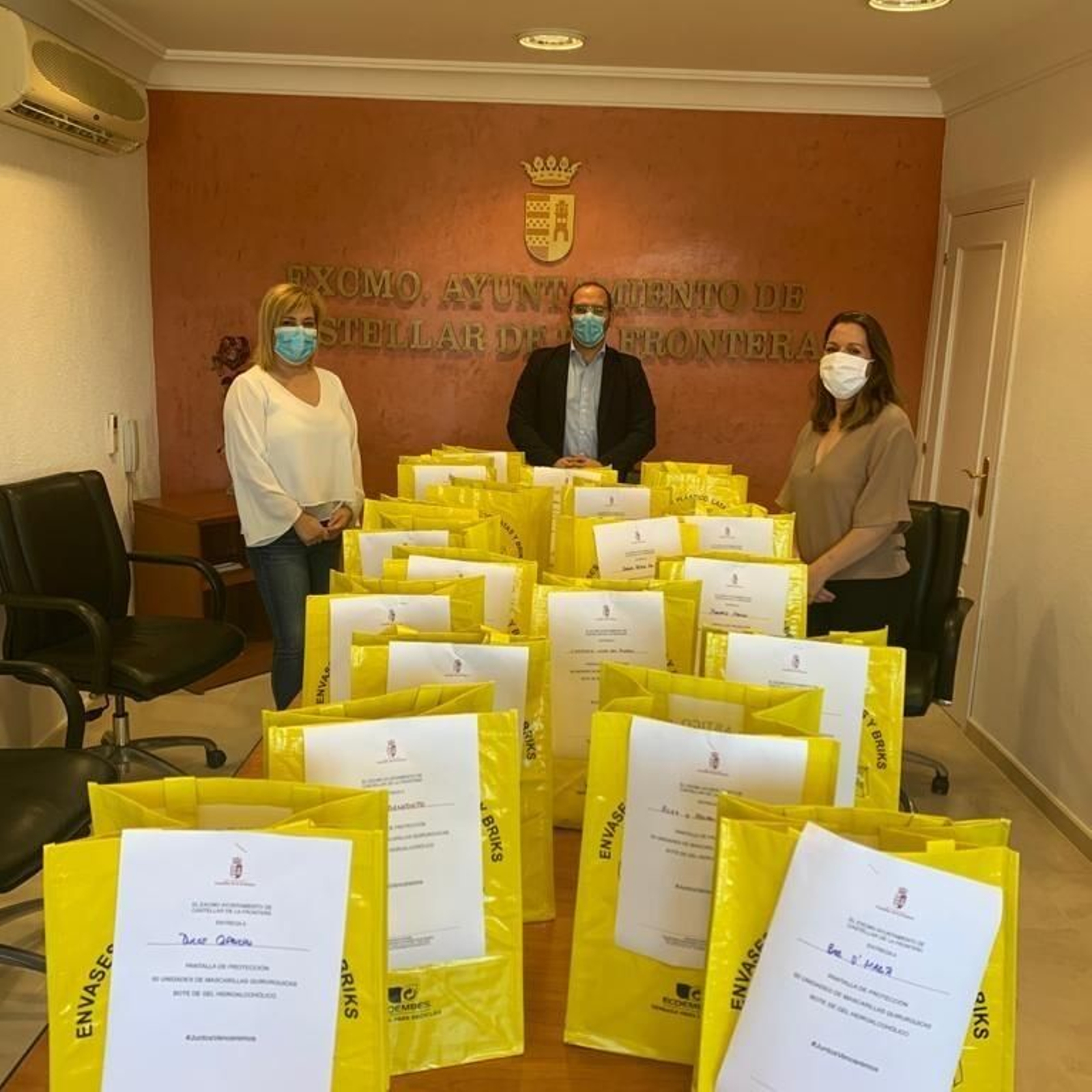 Los lotes de EPIS preparados por el Ayuntamiento de Castellar.