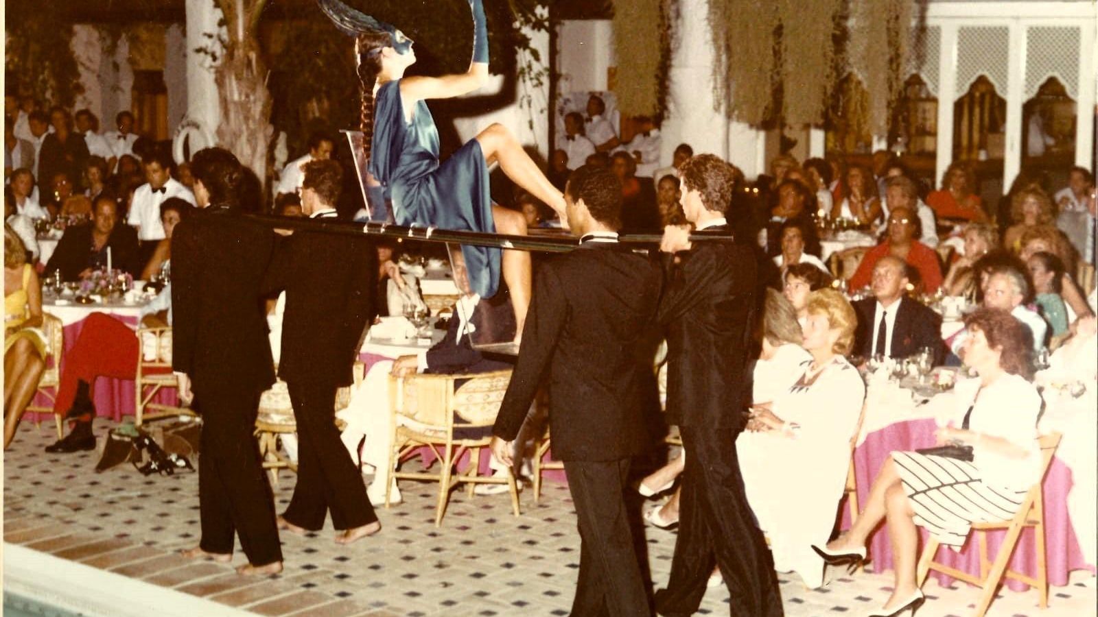 Diamante de una noche de verano, fiesta organizada por Gómez Molina.