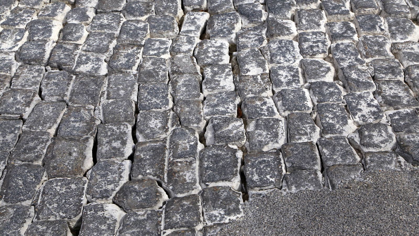 Imagen de archivo de los adoquines de la calle Sevilla a la altura del Mamelón.