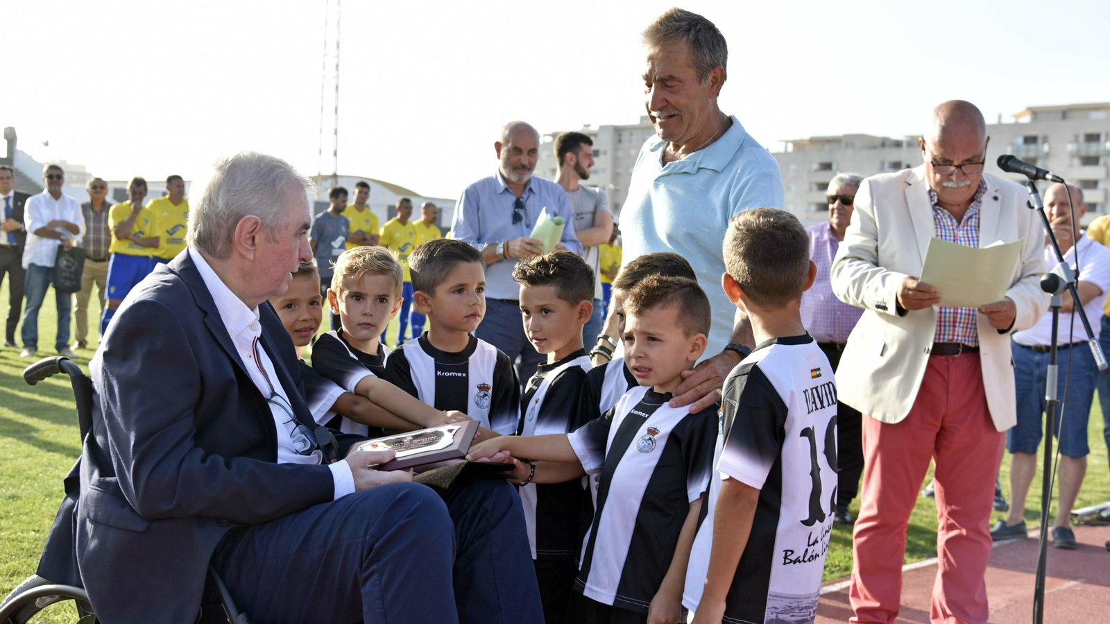 Homenaje a Alfredo Gallardo