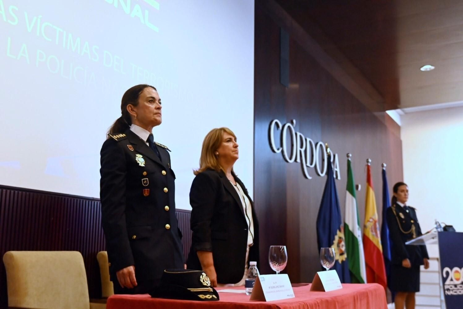 La Policía Nacional de Córdoba celebra el Día de las Víctimas del Terrorismo, en imágenes