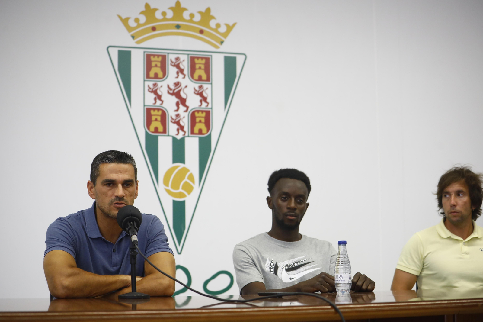 Las imágenes de la presentación de Youssouf Diarra con el Córdoba CF
