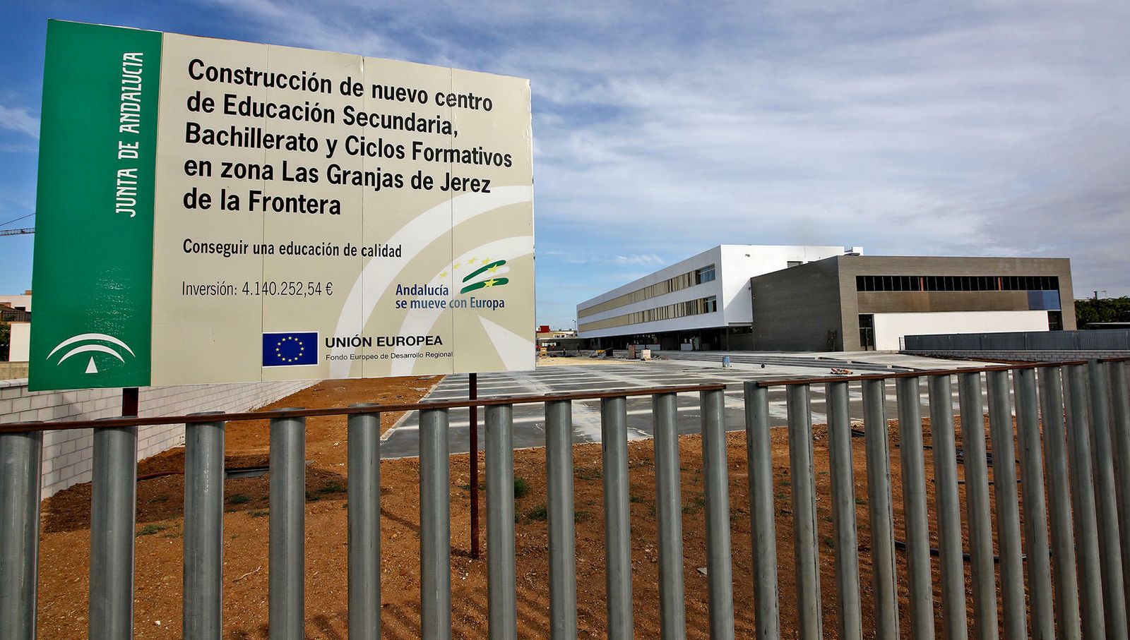 Una imagen de ayer del nuevo instituto de la zona de La Granja.