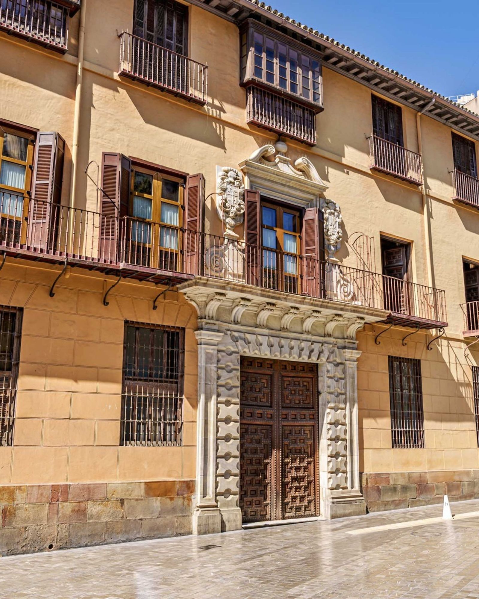 Fachada exterior del palacete barroco vendido por 3 millones en Málaga.