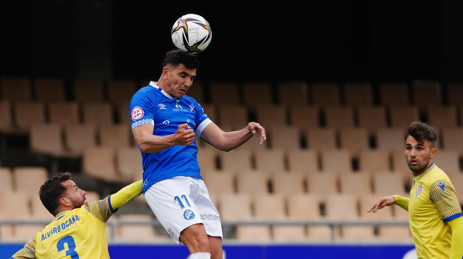 Imágenes del partido entre el Xerez DFC y el Vélez CF (0-0)