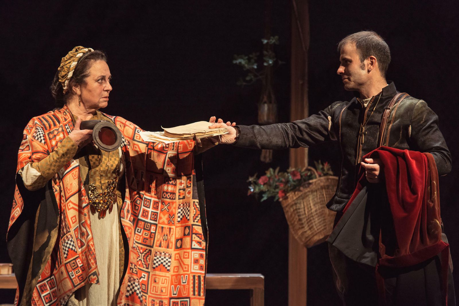 Gloria Muñoz y Julián Ortega, en 'Mestiza'.