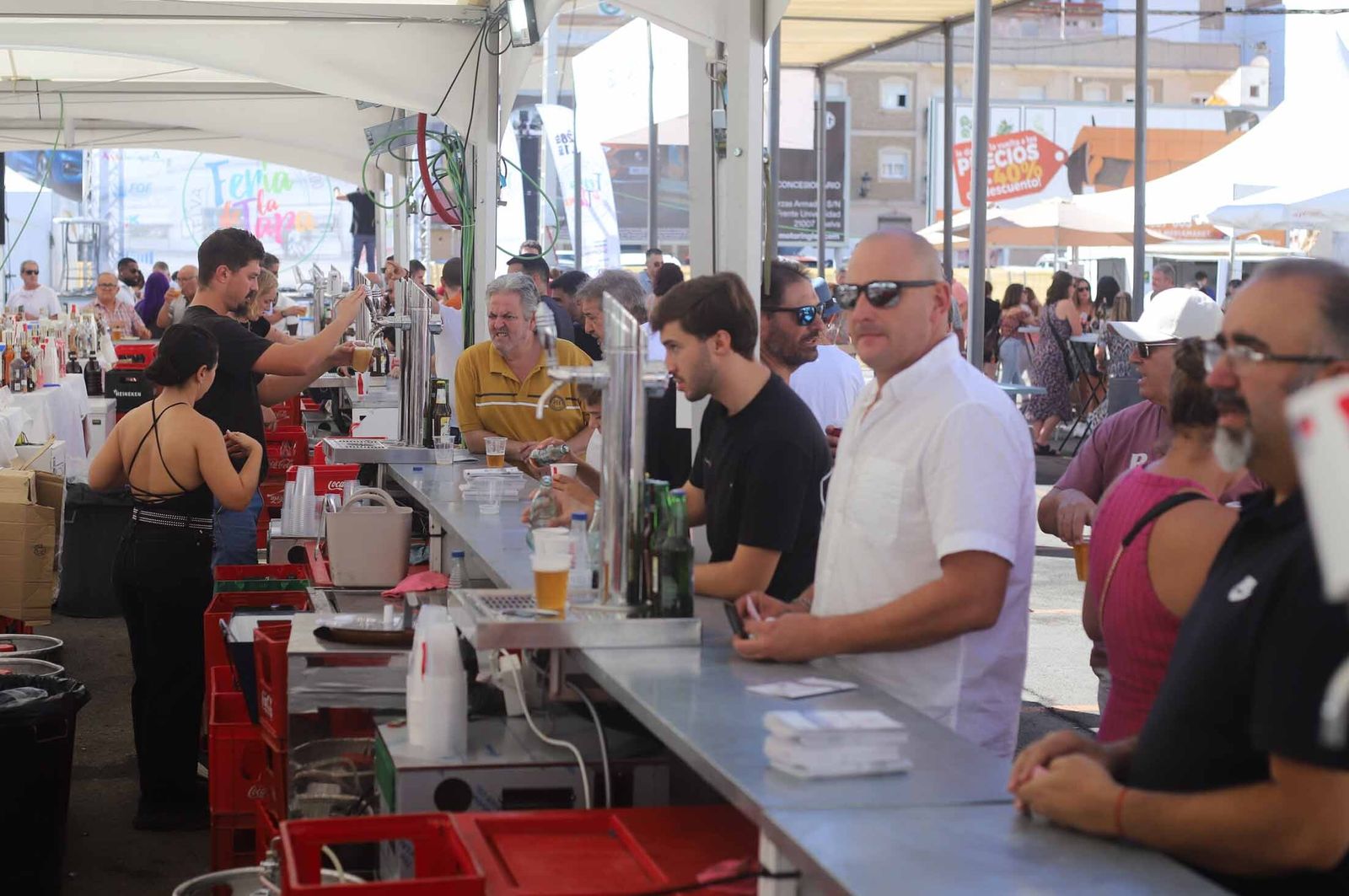 Imágenes del ambiente en la Feria de la Tapa de Huelva