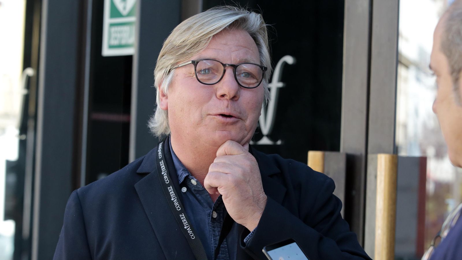 El enólogo, viticultor y bodeguero danés durante la entrevista.