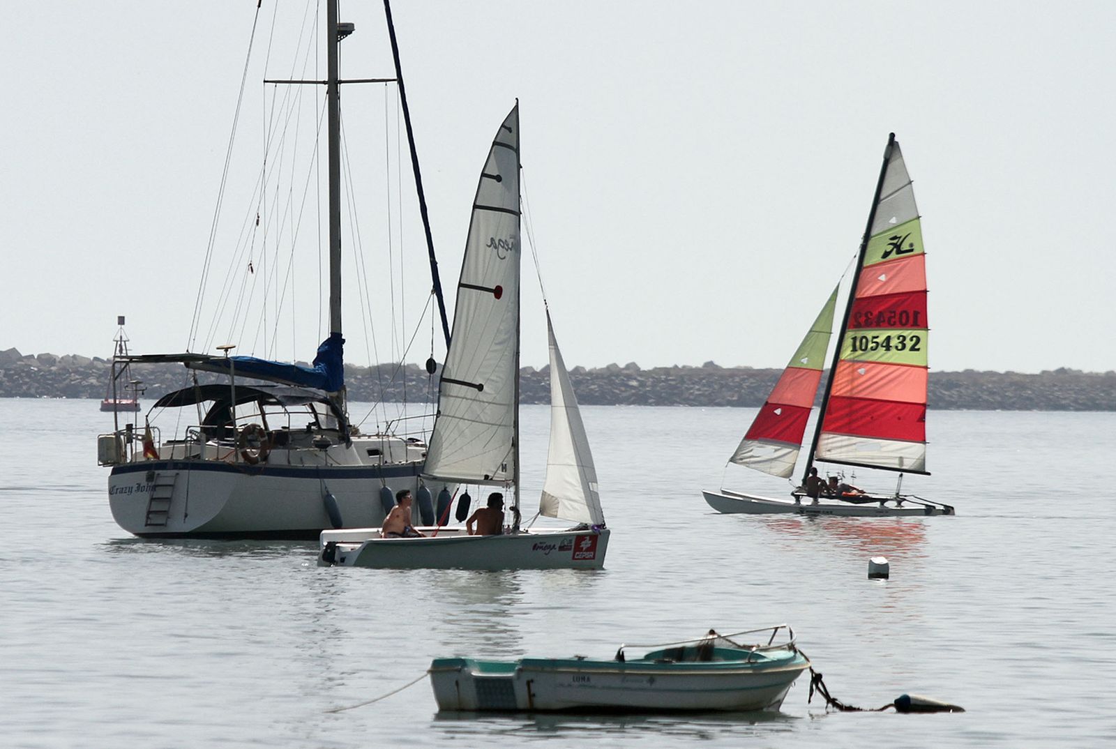 La vela es uno de los deportes náuticos más practicados en Mazagón.