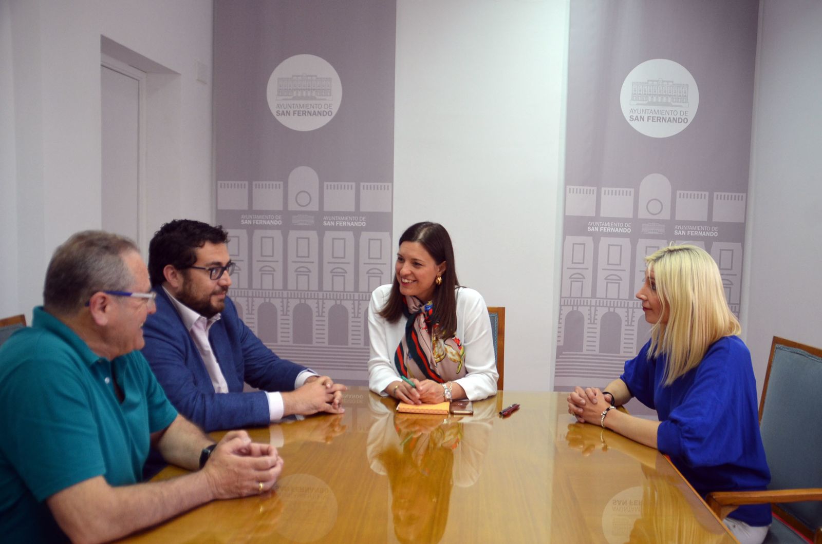 Reunión de los responsables de Tharsis Betel con la alcaldesa, Patricia Cavada.