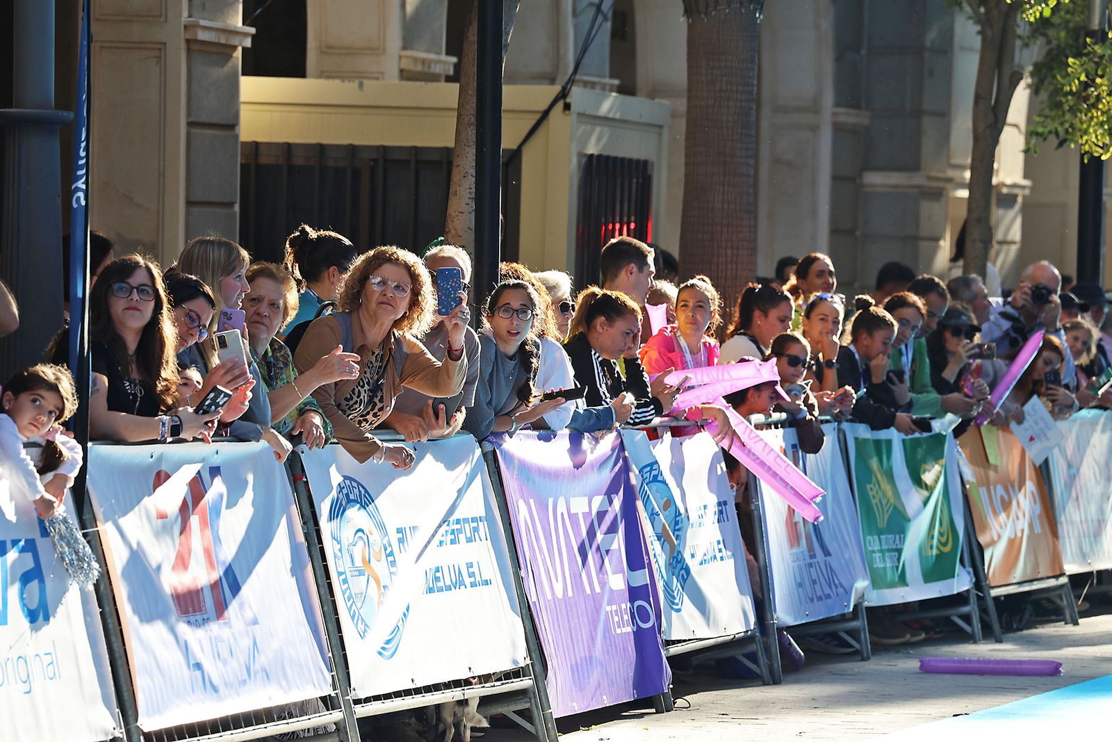 Las mejores imágenes de la carrera 21K Ciudad de Huelva