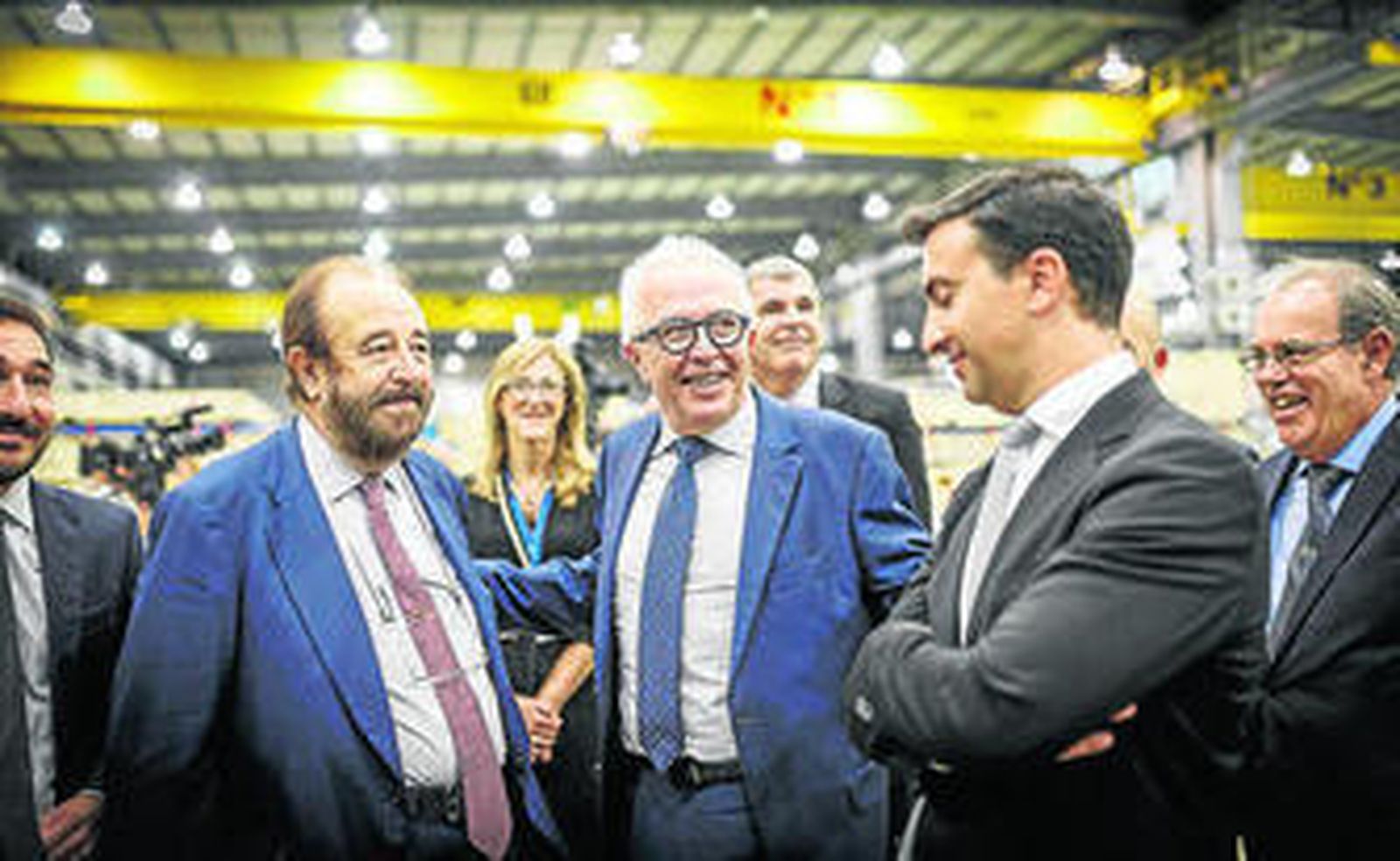 El presidente de Altran España, José Ramón Magarzo, el consejero de Empleo, José Sánchez Maldonado, y el director de Airbus Puerto Real, Antonio Rueda.