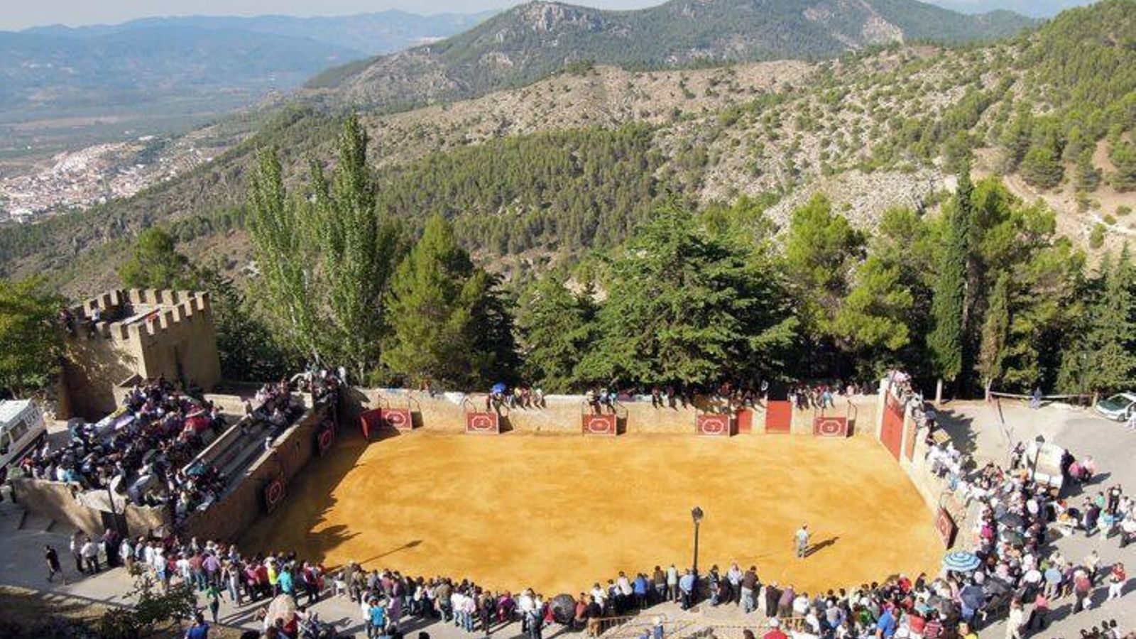 La torre de la izquierda hace las veces de enfermería.