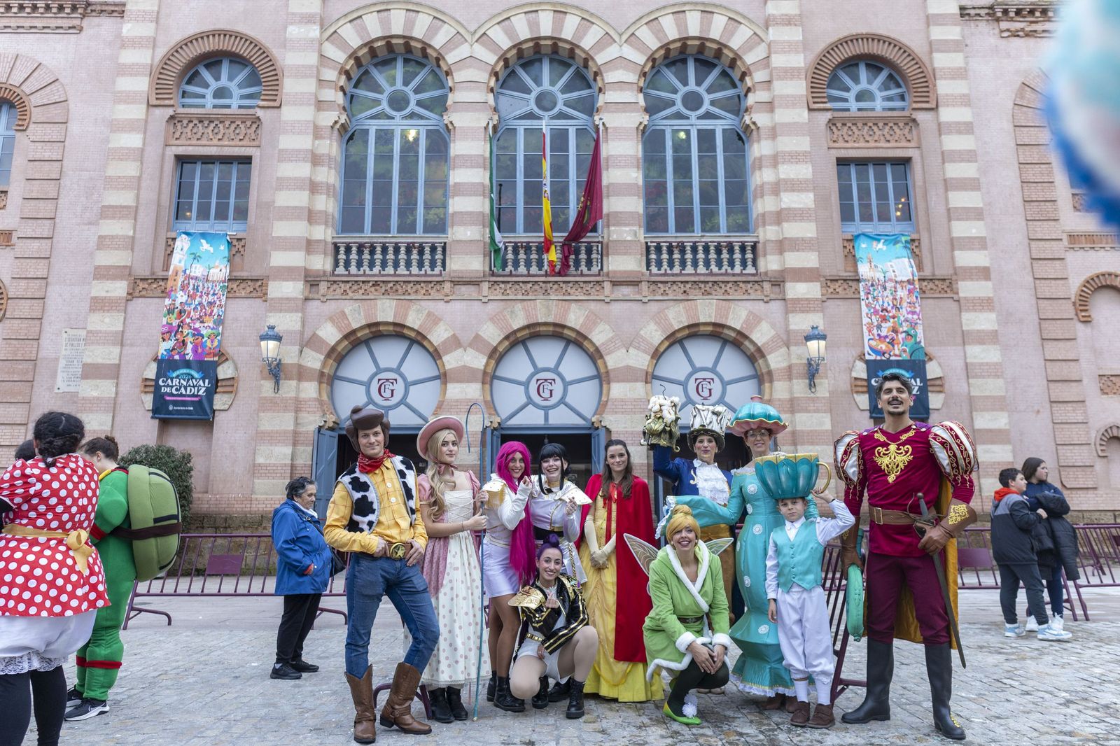 El Carnaval en la calle calienta motores: pregón infantil y concierto en San Antonio
