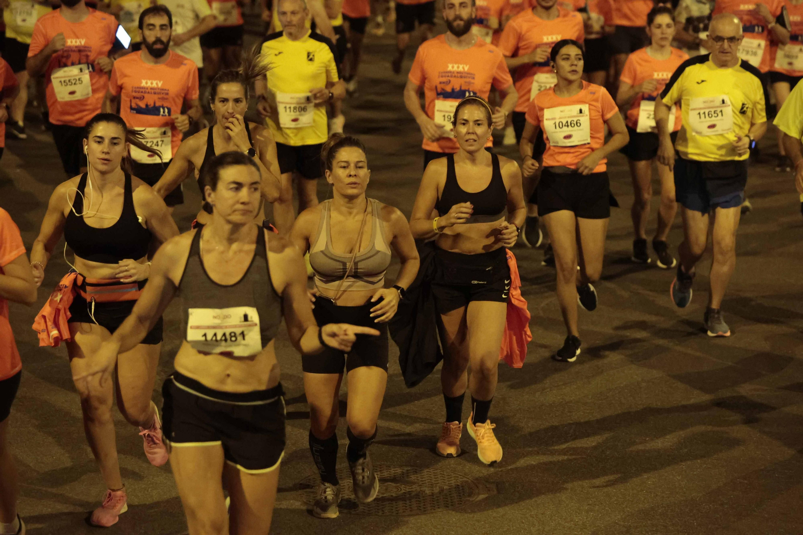 Búscate en las fotos de la Carrera Nocturna (II)