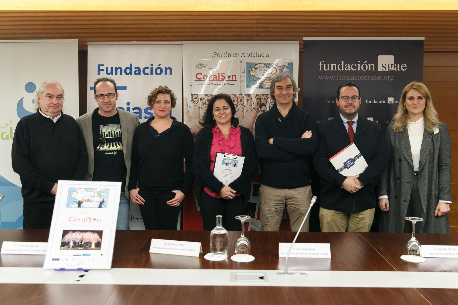 Jesús Carmona, Pablo Cervantes, Carmen Pombero, Pasión Benítez, Antonio Hernández, Enrique Iglesias y Mayka Teba.