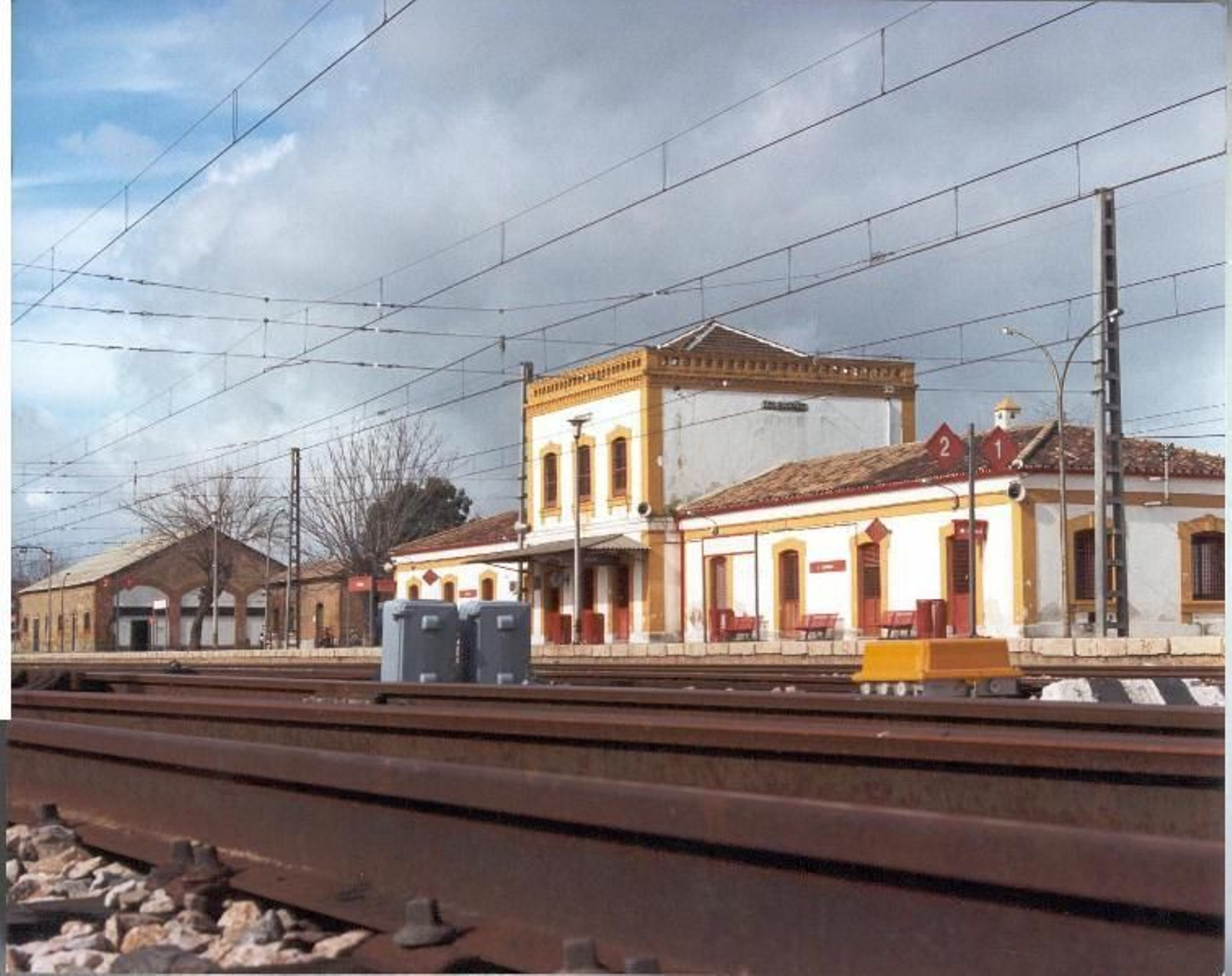 Estación de Ferrocarril de Los Rosales