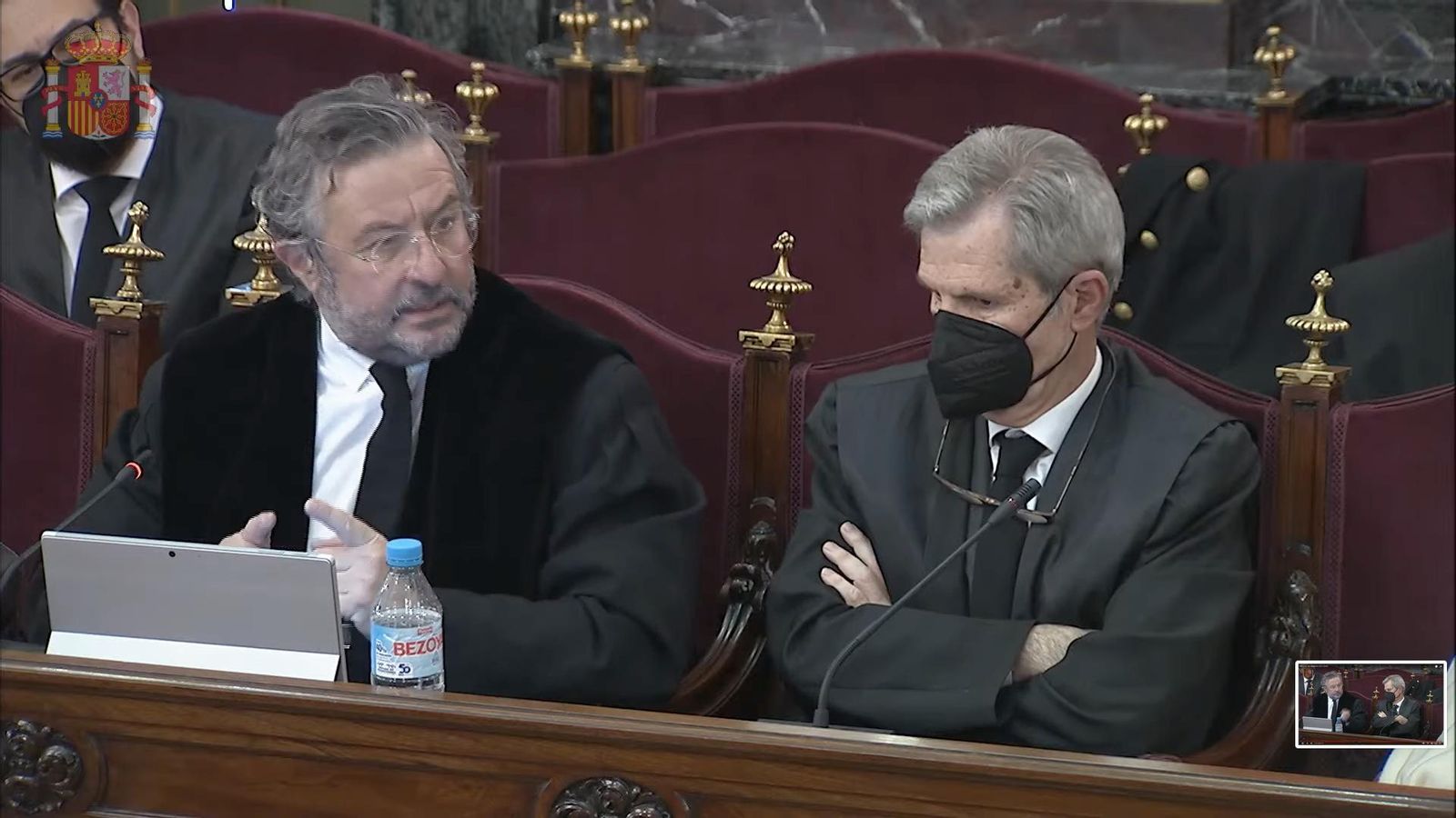 Los abogados Manuel Salinero y Adolfo Cuéllar, durante la vista de los recursos en el Supremo.