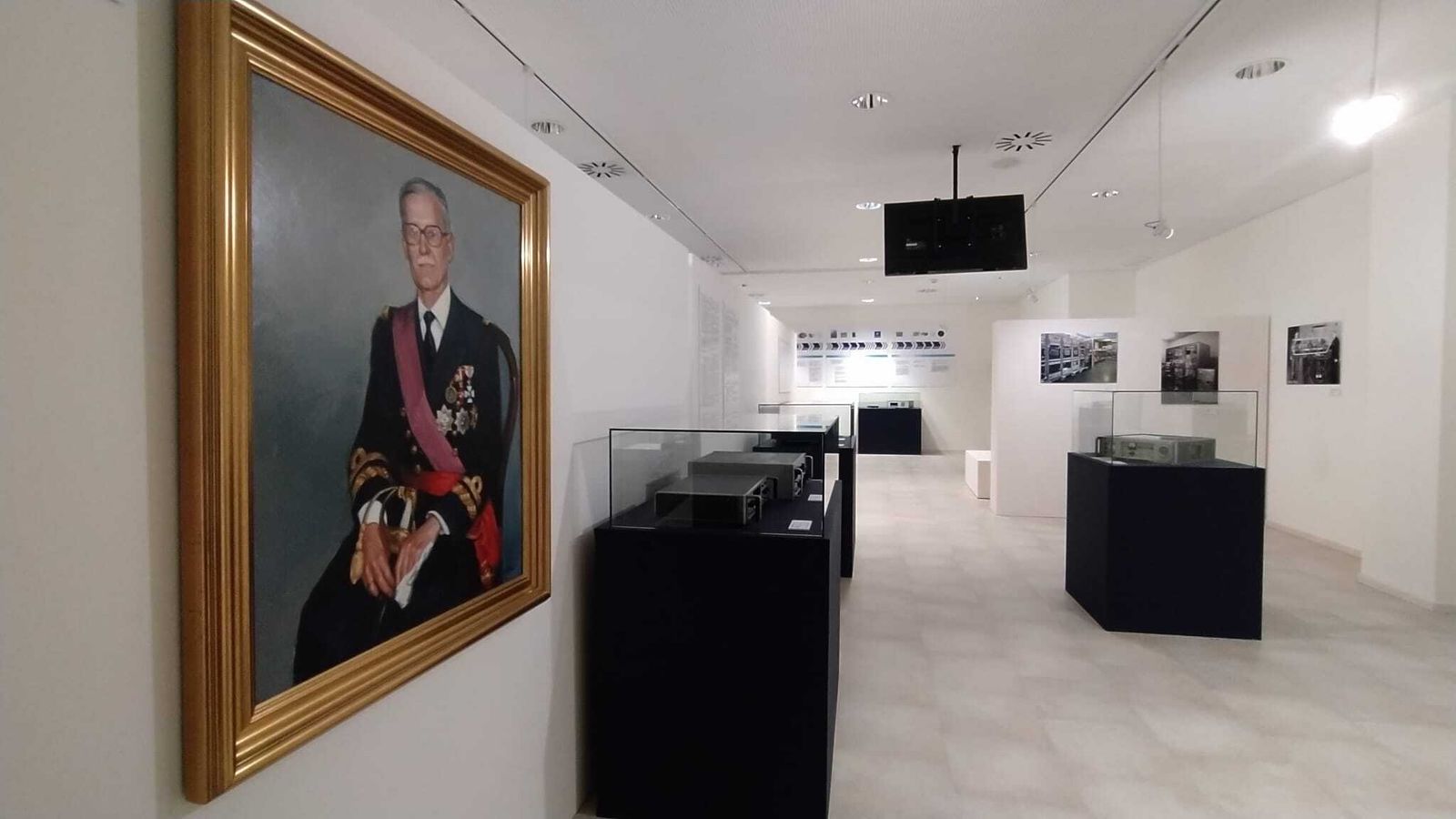 Exposición del 50 aniversario de la Sección de Hora del Observatorio en el Museo Naval.