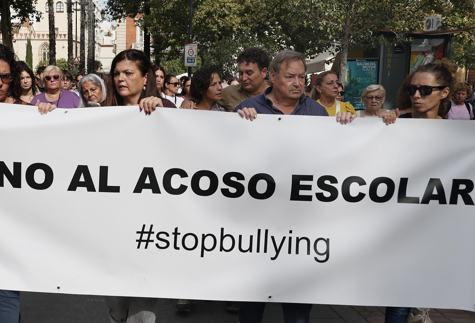 Las imágenes de la manifestación contra el acoso escolar en Sevilla