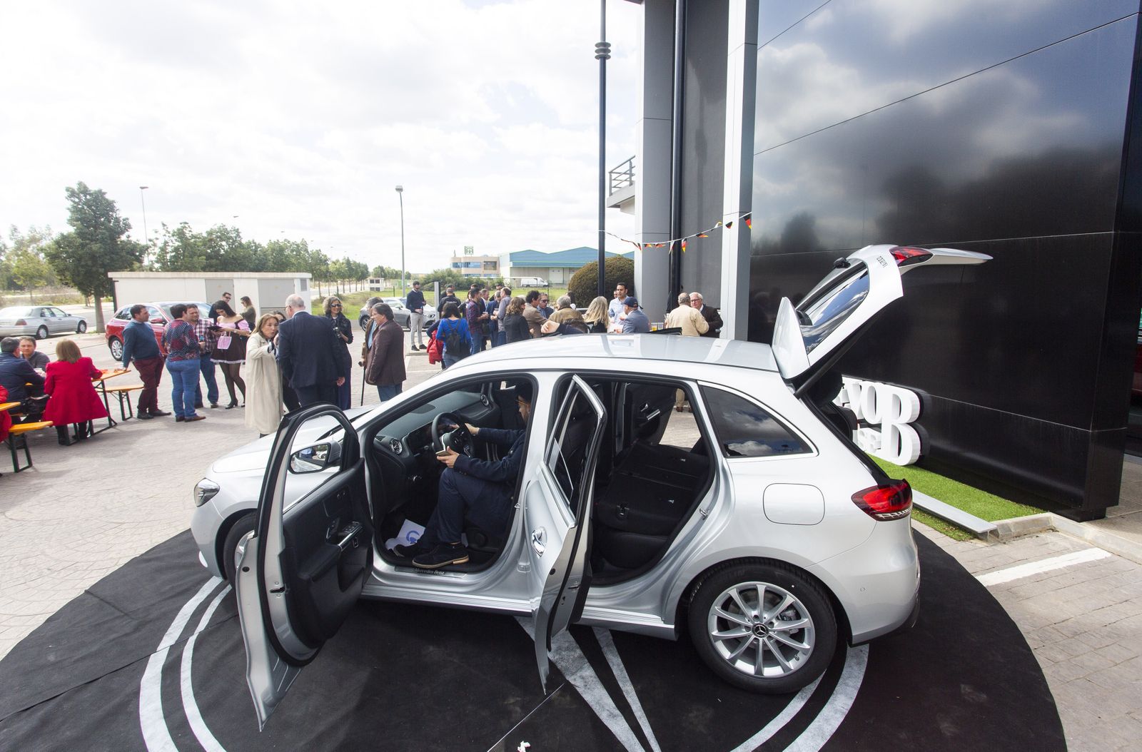 Vea las imágenes de la presentación del nuevo Mercedes Benz clase B