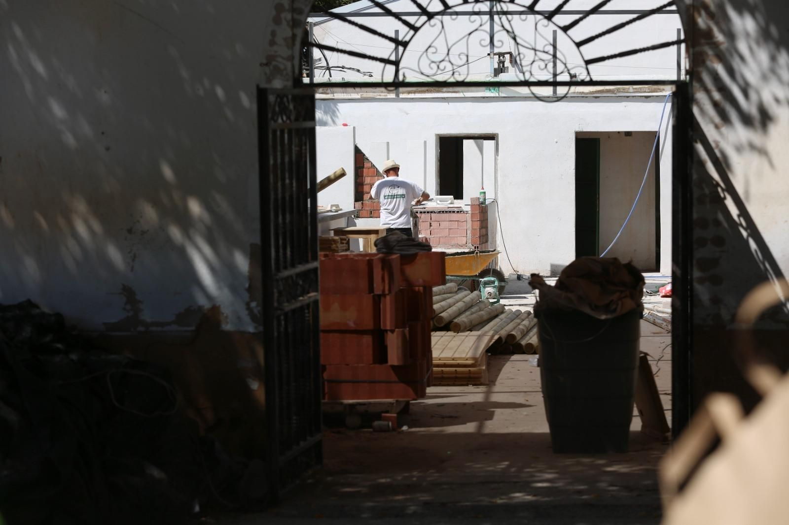 Últimos preparativos en el Cortijo de Torres de cara a la Feria de Málaga.