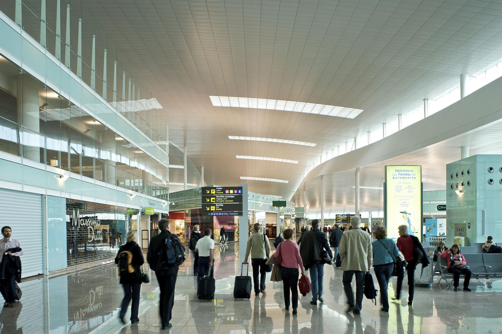 Interior del aeropuerto del Prat