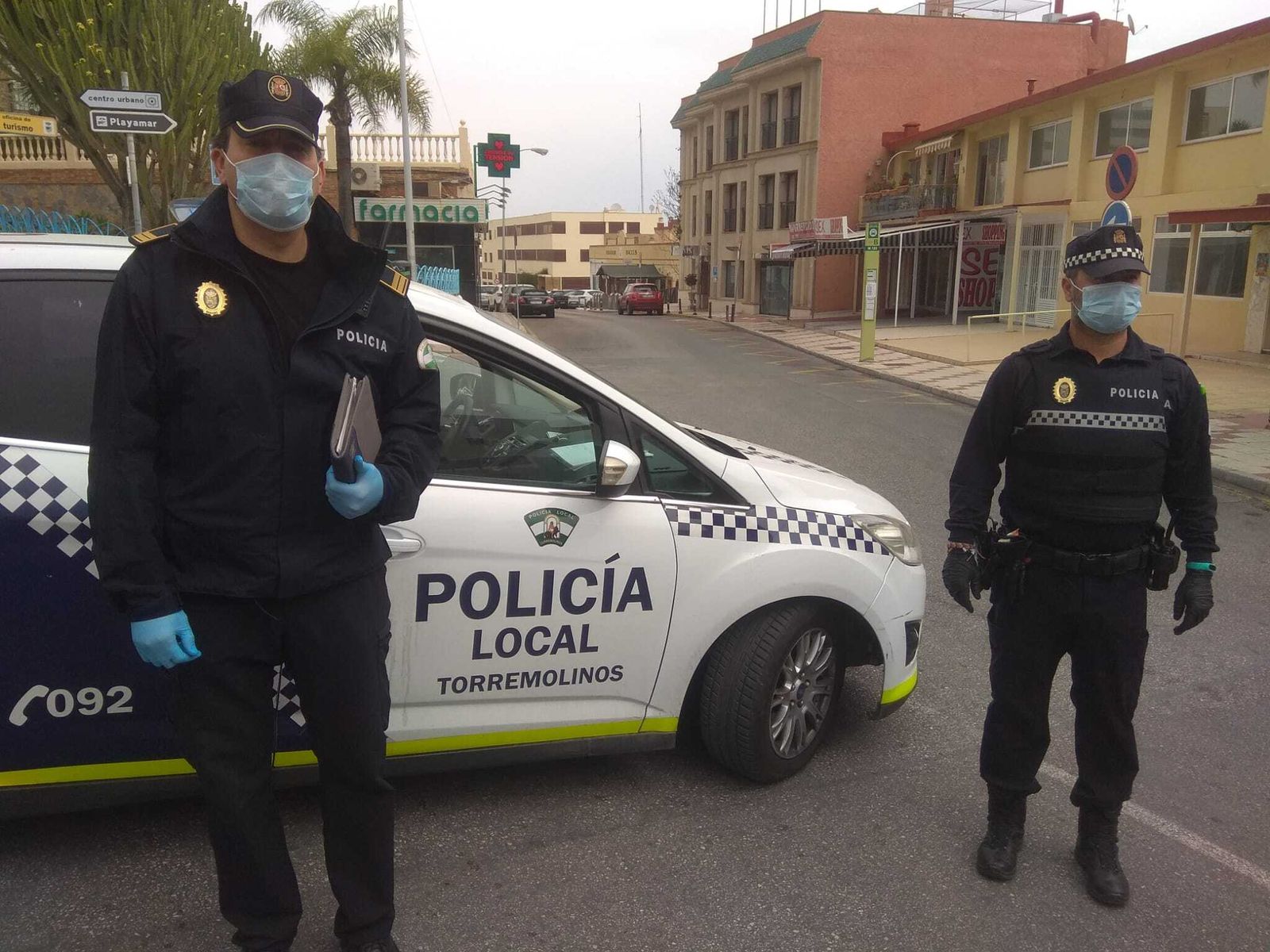Agentes policiales de Torremolinos.