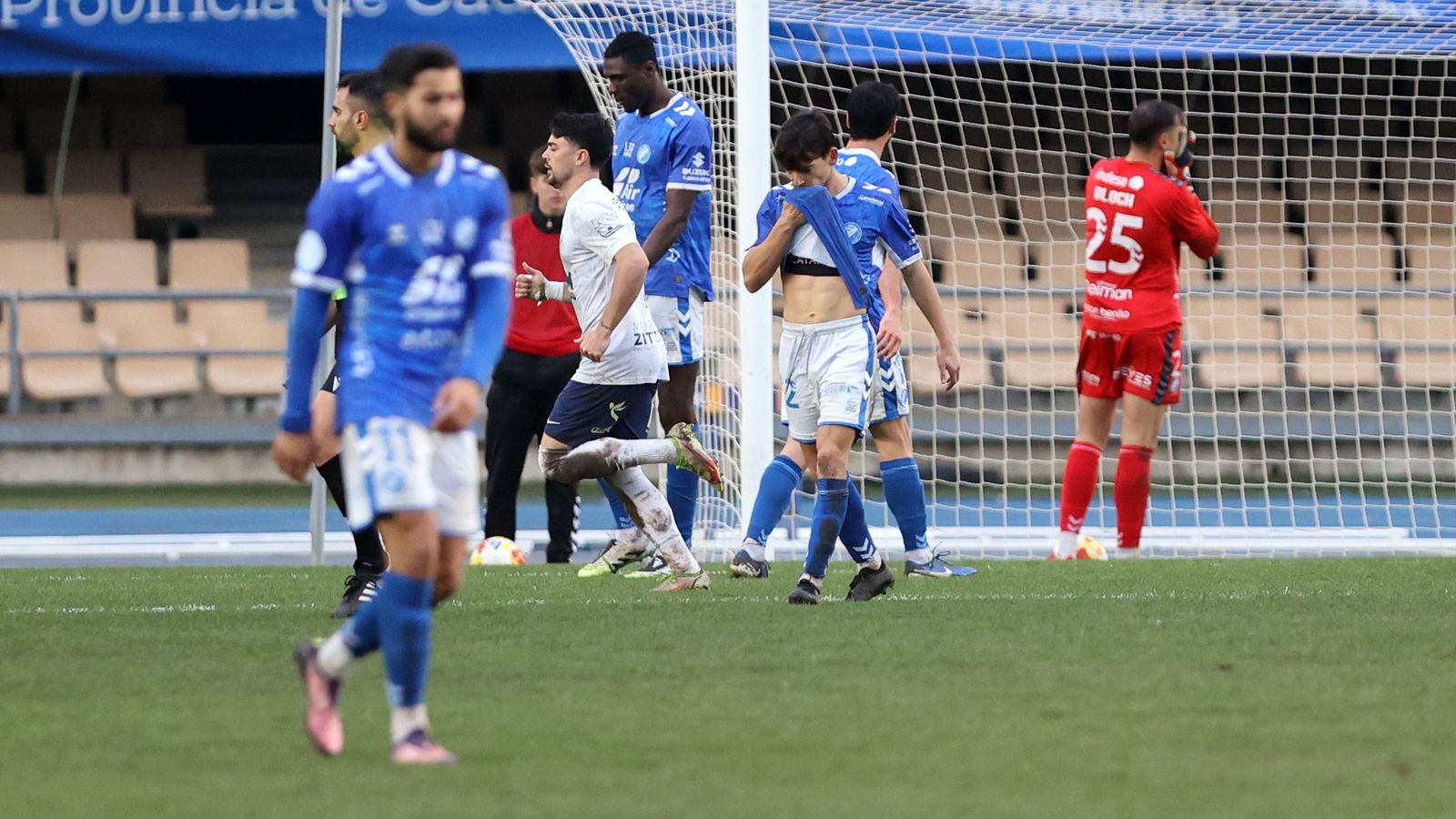 Imágenes del Xerez DFC contra el UCAM Murcia CF en Chapín