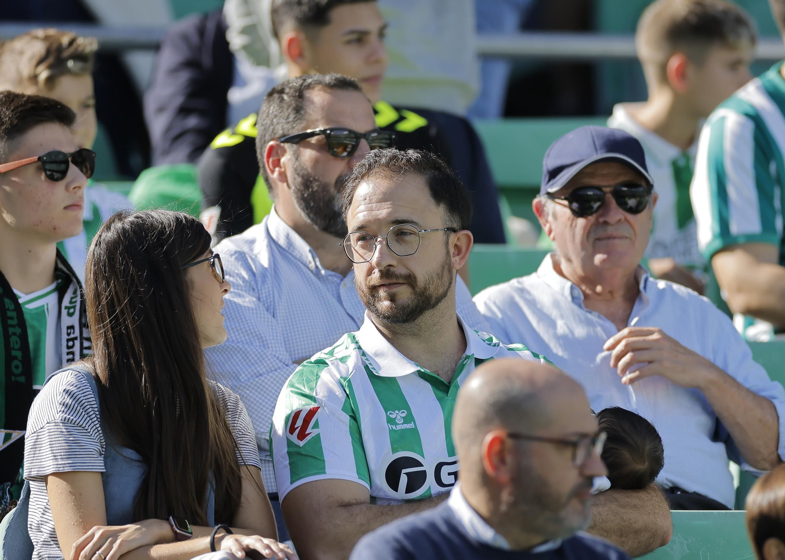 Búscate en las fotos del Betis - Celta