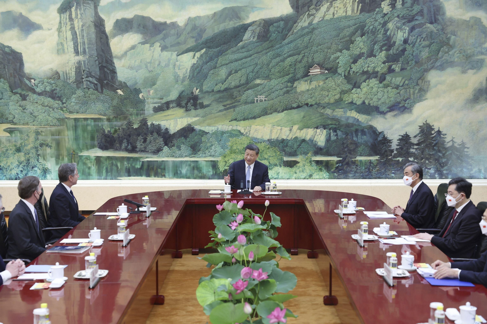 El presidente chino, Xi Jinping (c), durante su encuentro con el secretario de Estado de EEUU, Antony Blinken. El presidente chino, Xi Jinping (c), durante su encuentro con el secretario de Estado de EEUU, Antony Blinken.