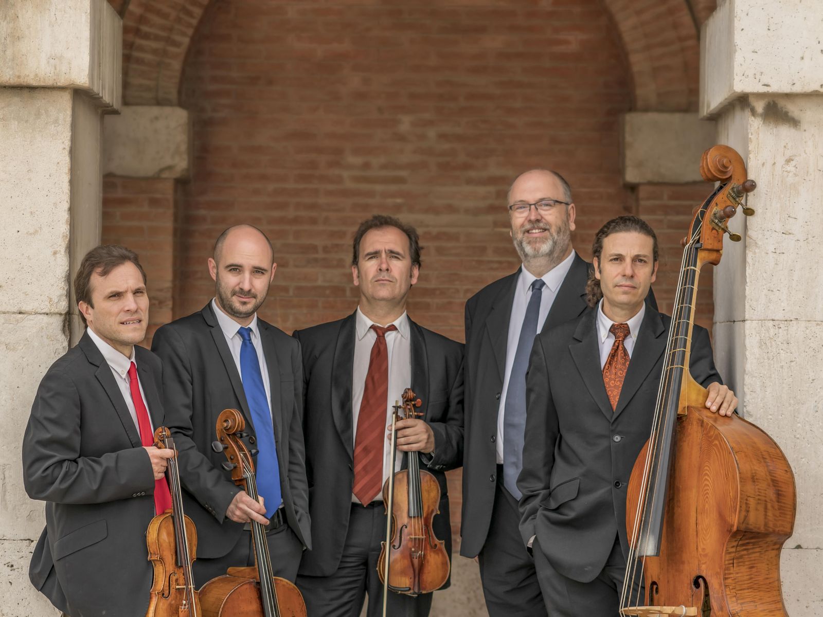 Al Ayre Español lo forman Alexis Aguado, Kepa Arteche, Guillermo Turina, Xisco Aguiló y Eduardo López Banzo.