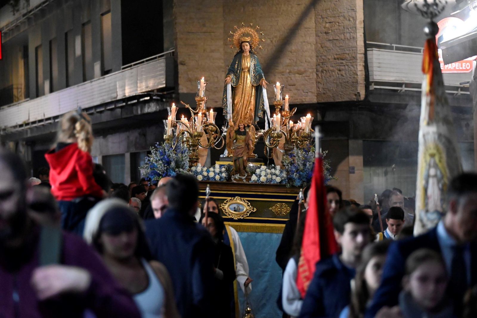 La procesión de la Virgen de la Medalla Milagrosa de Córdoba, en imágenes