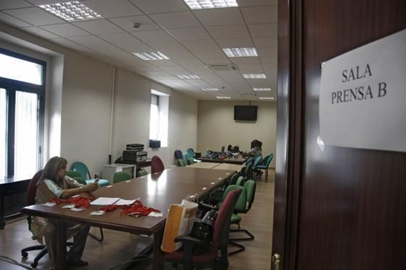 Una de las salas habilitadas en la Audiencia para la prensa.   Foto: Belén Vargas