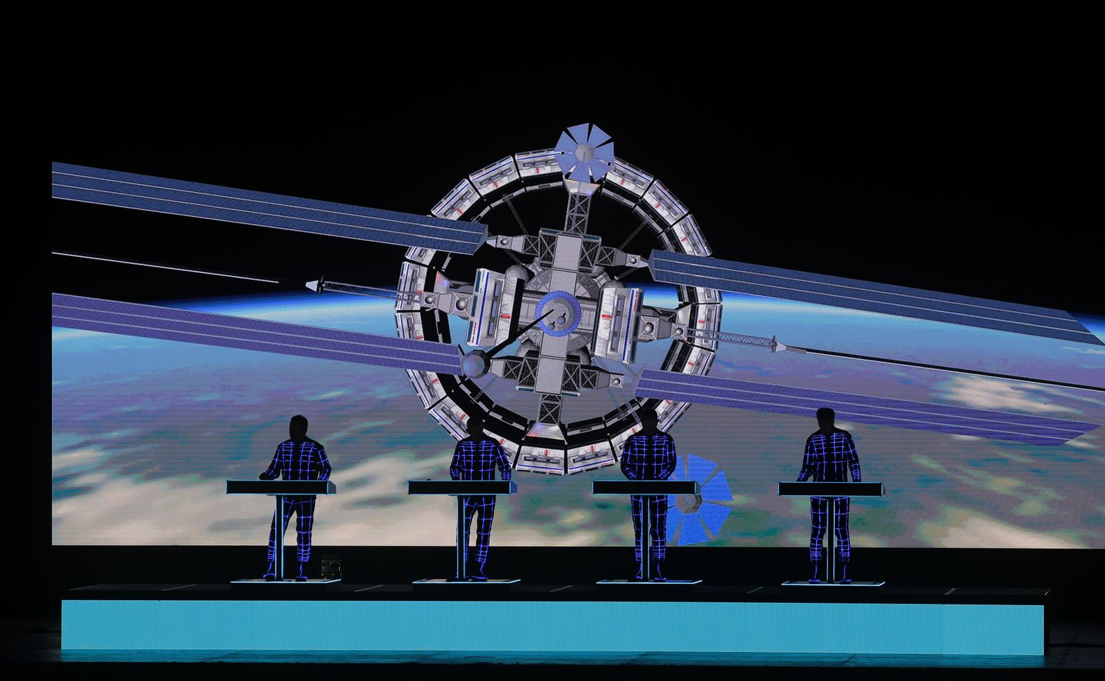 Las imágenes del concierto de Kraftwerk en el Icónica Fest