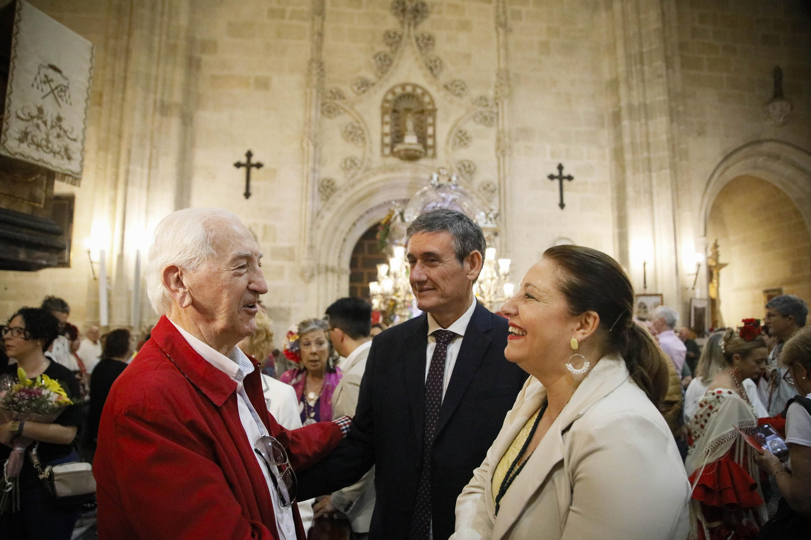Imágenes de la salida  del Rocío desde la Catedral de Almería