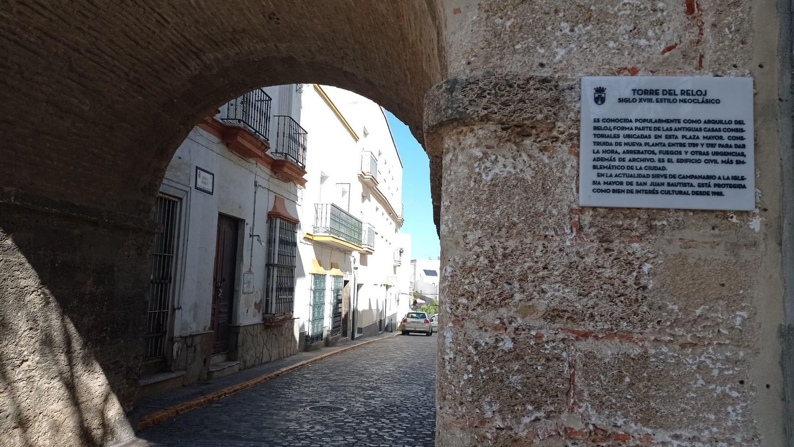 La Torre del Reloj, del siglo XVIII, es Bien de Interés Cultural desde 1985.