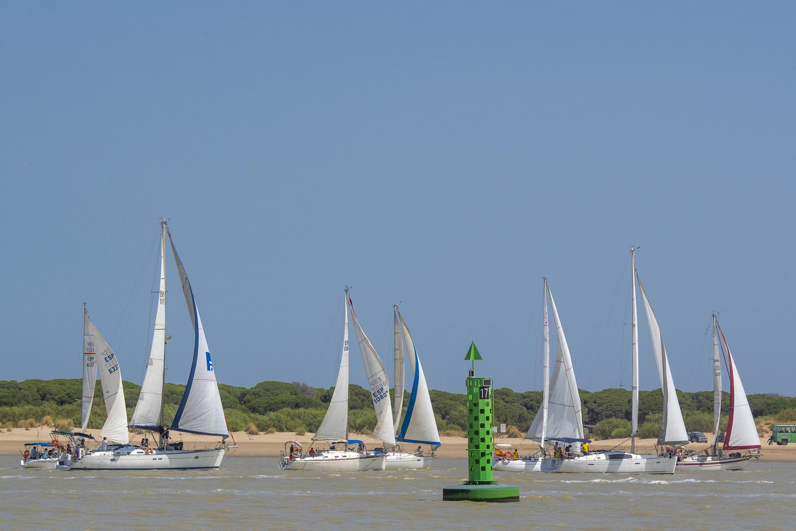 Las espectaculares fotos del Ascenso a Vela del Guadalquivir