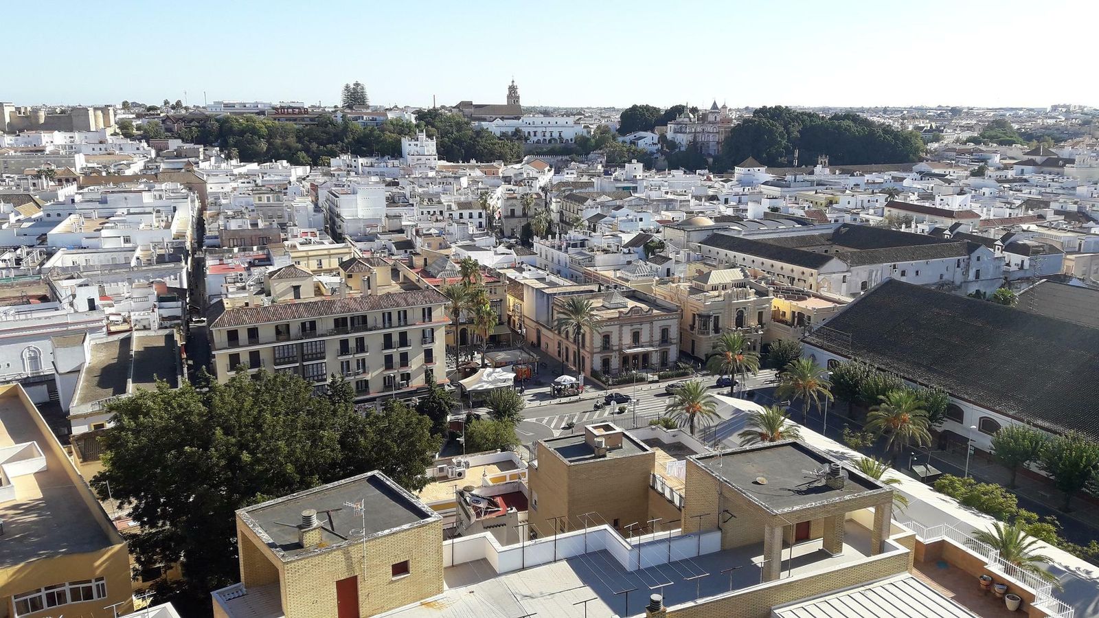 Una vista panorámica de parte del casco urbano de Sanlúcar.