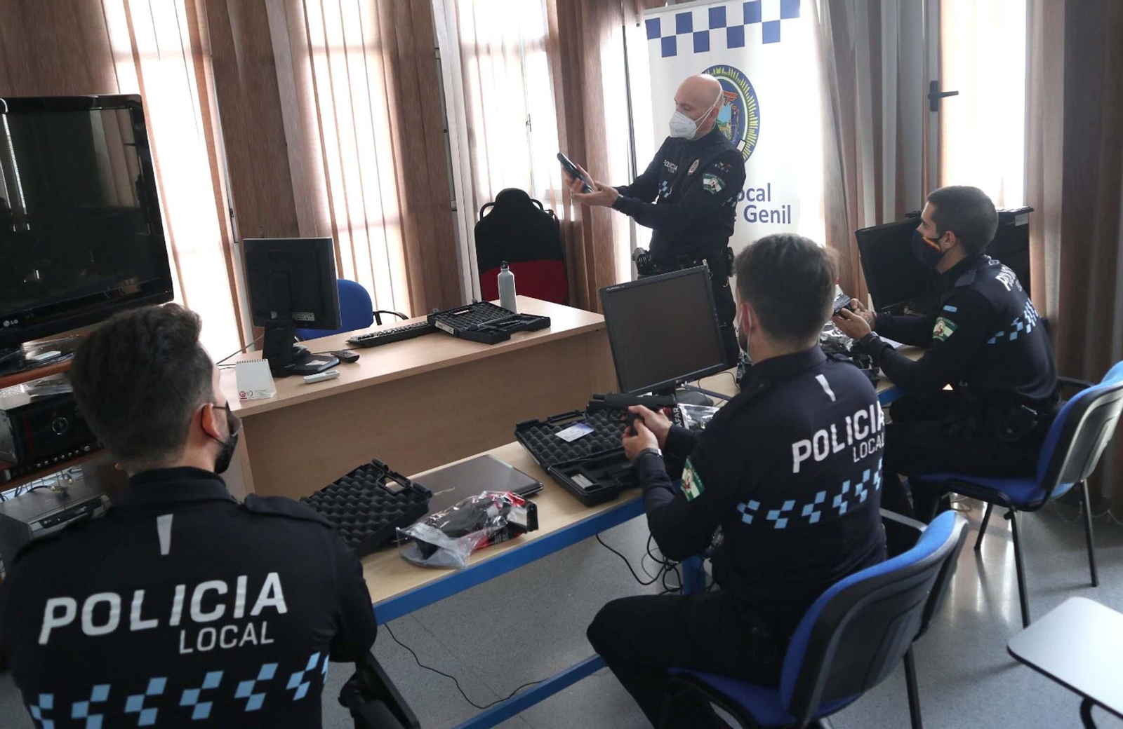 Agentes en prácticas en Puente Genil.