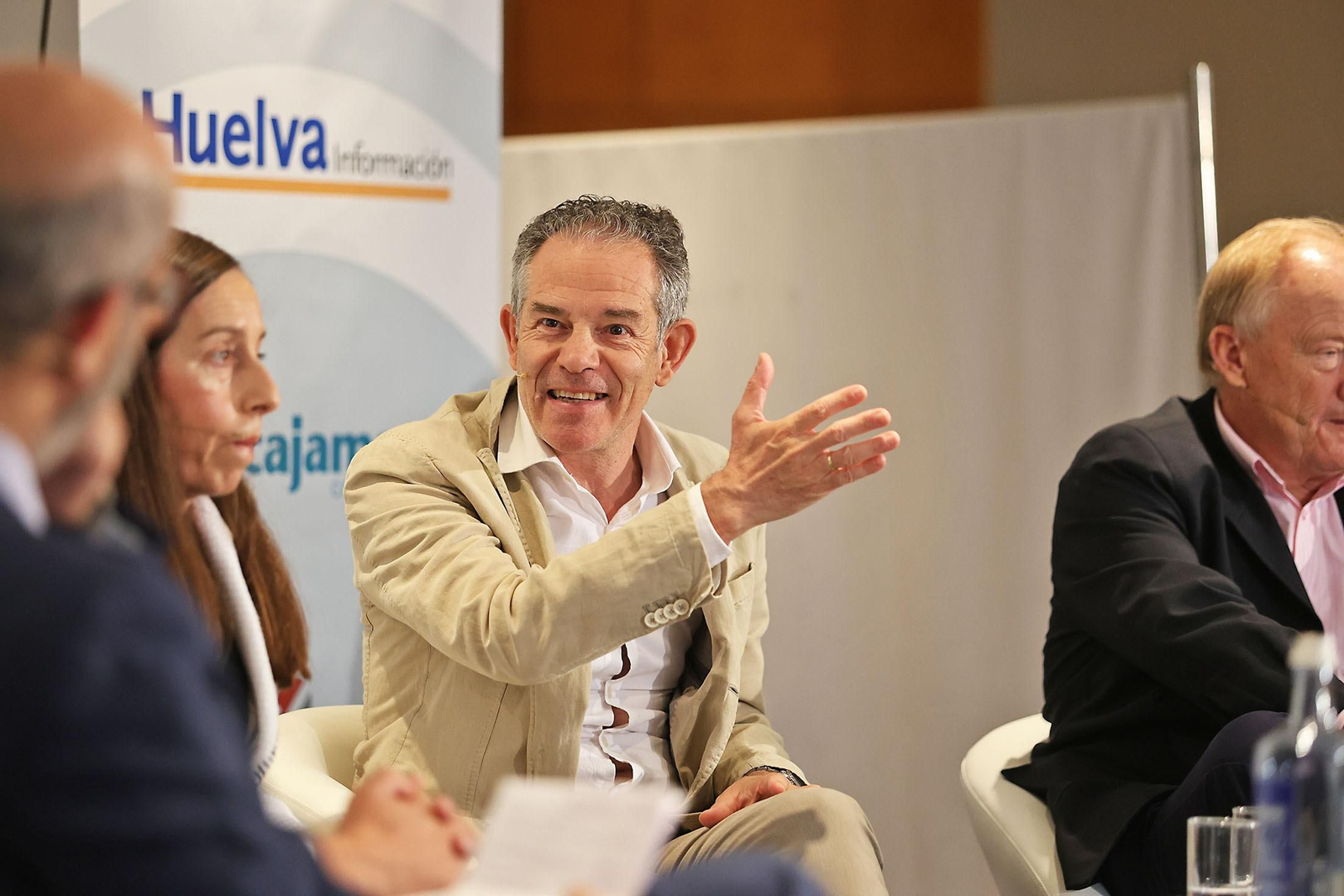 Las imágenes en el desayuno-coloquio de Grupo Joly 'Frutos rojos: retos de un futuro sostenible'