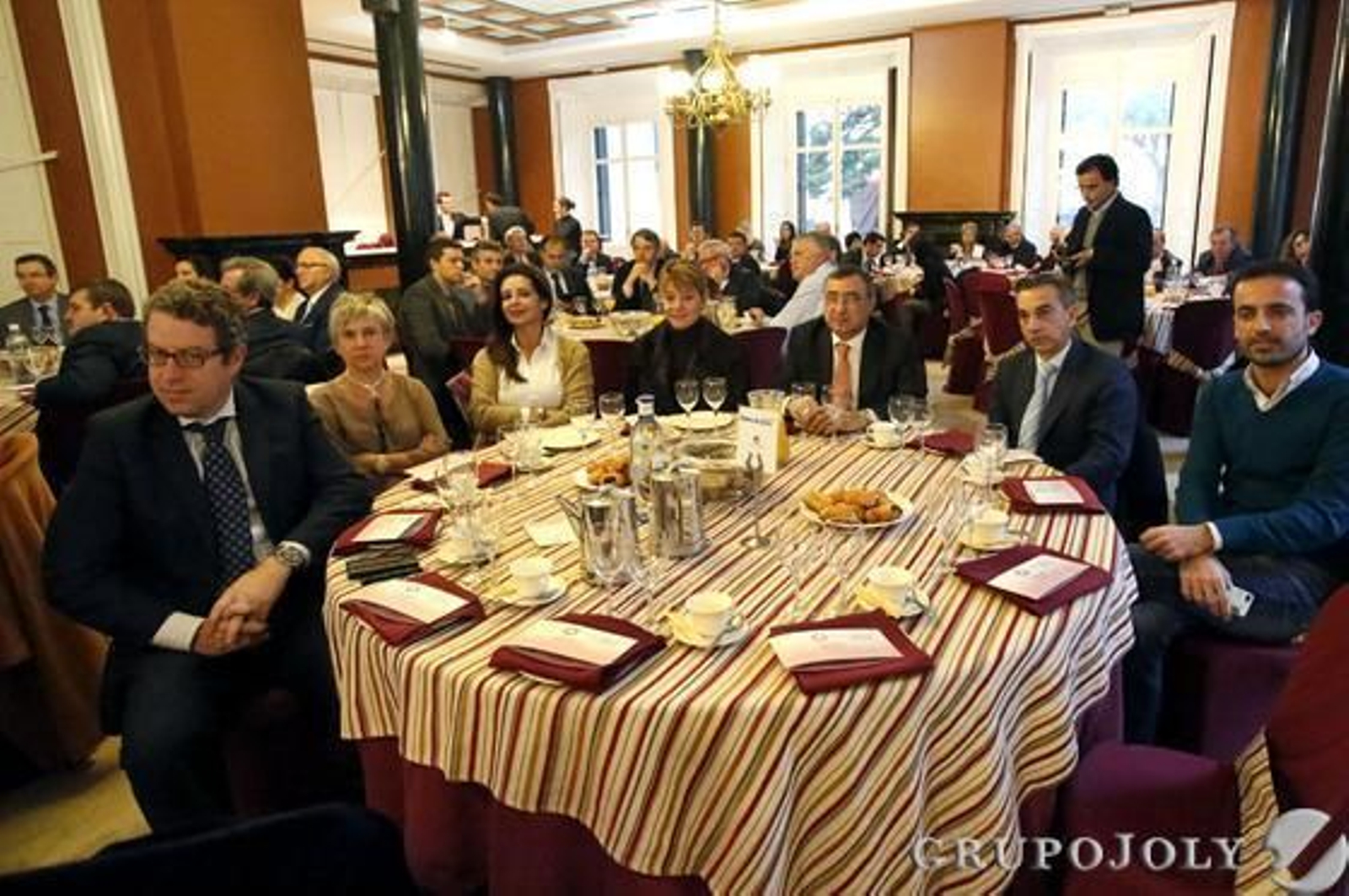Francisco Riquel, Mabel Valle, Carmen Sacristán, Pilar Miranda, Manuel Alborch, Agustín Martínez y Javier Pons.

Foto: Alberto Domínguez.
